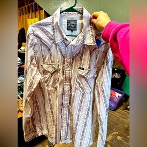 Southern Thread, large LS button-up, pearlized snap closures, skull details